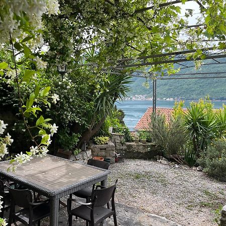 Be Happy In Perast Apartment Luaran gambar