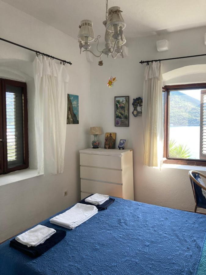 Be Happy In Perast Apartment Luaran gambar