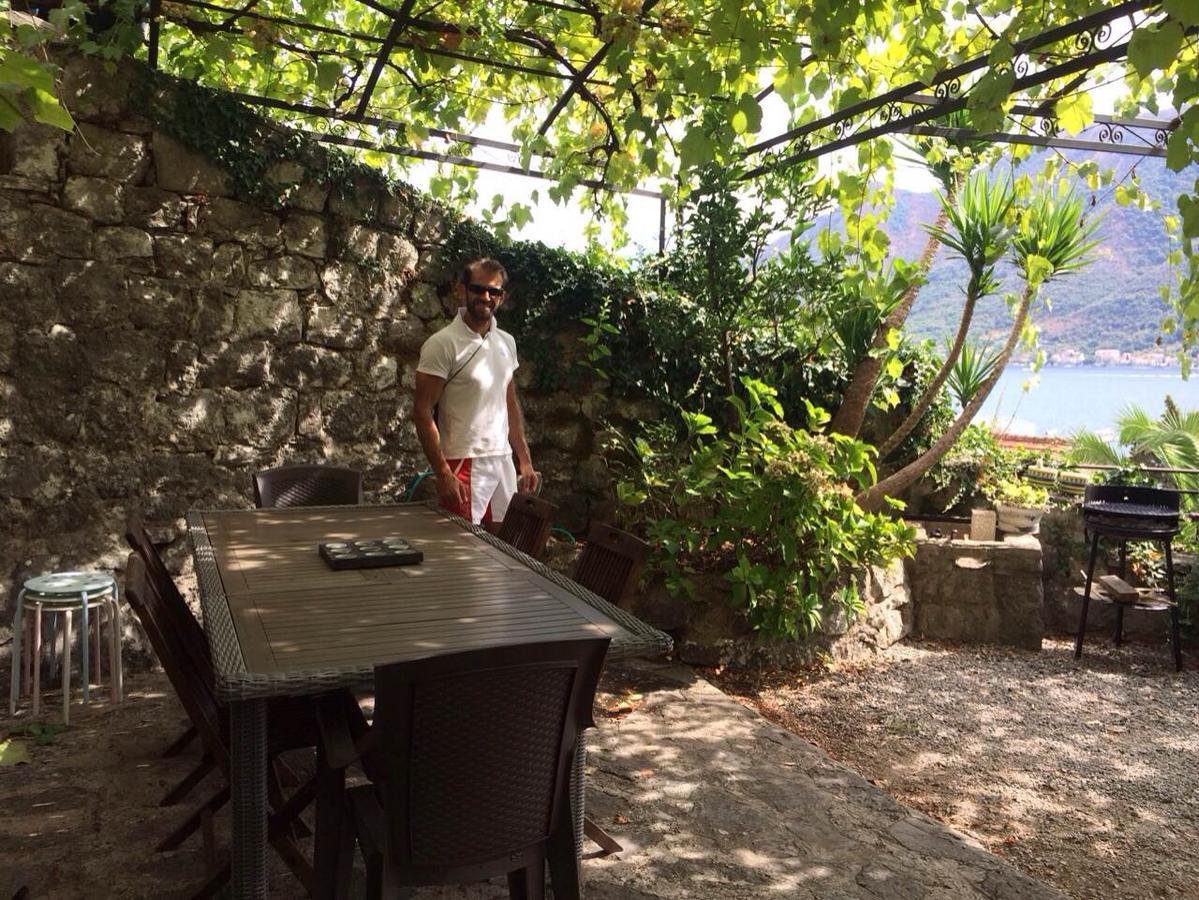 Be Happy In Perast Apartment Luaran gambar