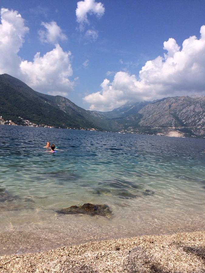 Be Happy In Perast Apartment Luaran gambar