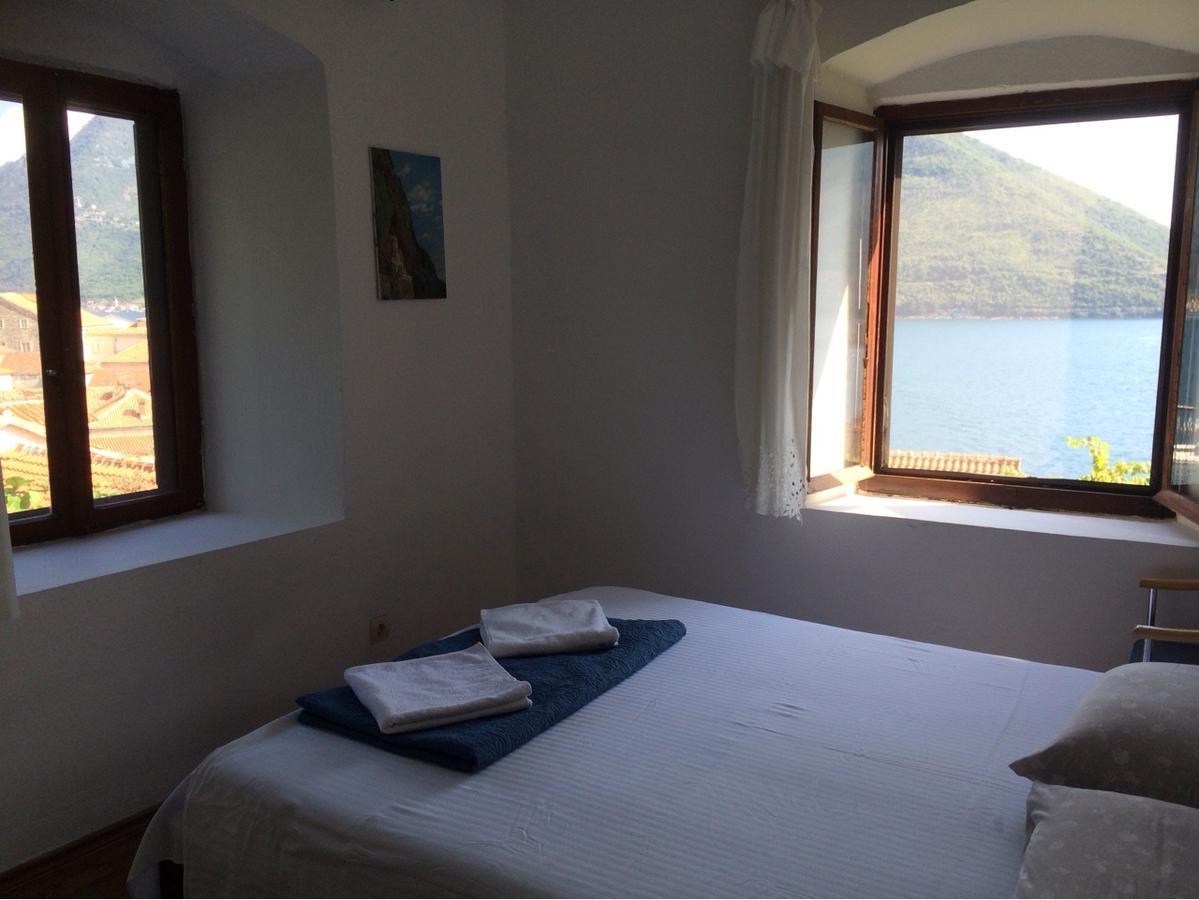 Be Happy In Perast Apartment Luaran gambar